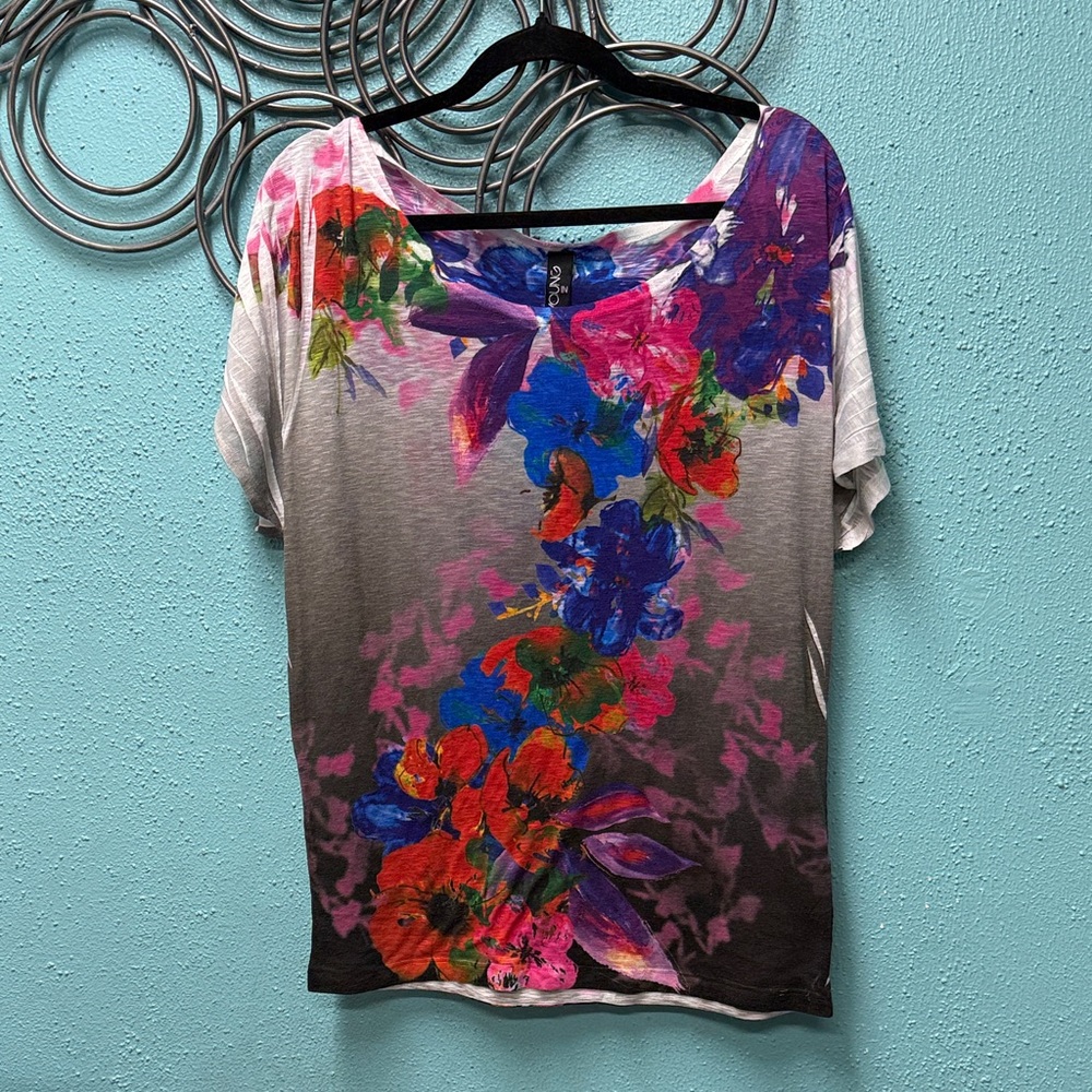 Young in ♥️ Multicolor Floral Short Sleeve Top